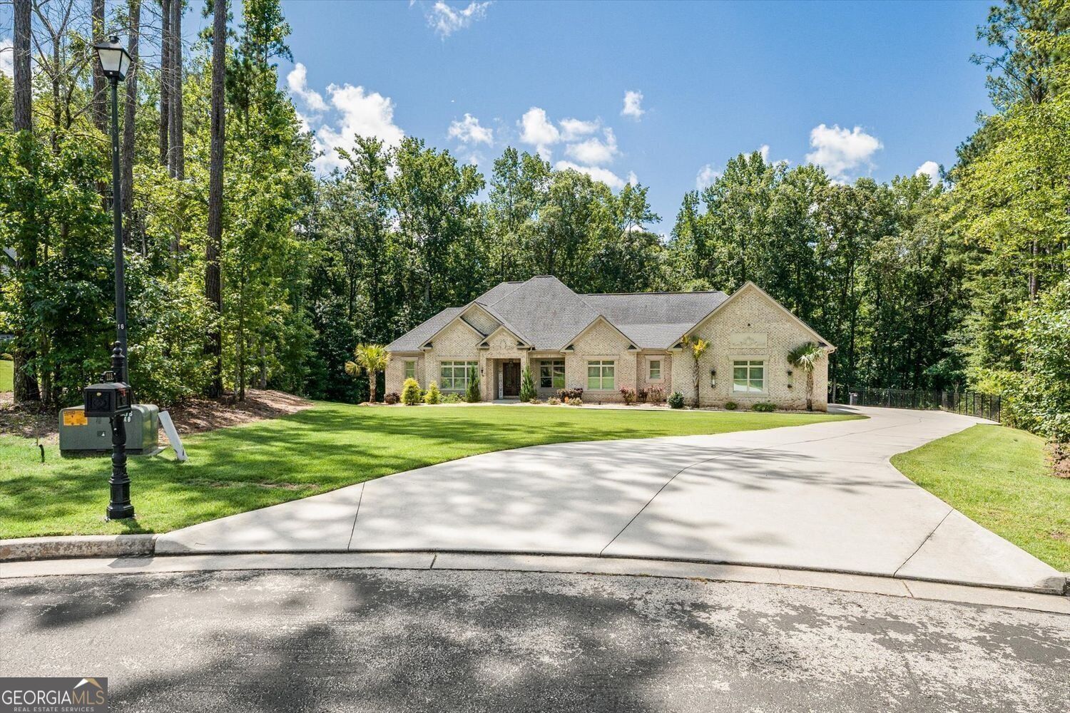 Property Photo:  115 Browning Court  GA 30214 