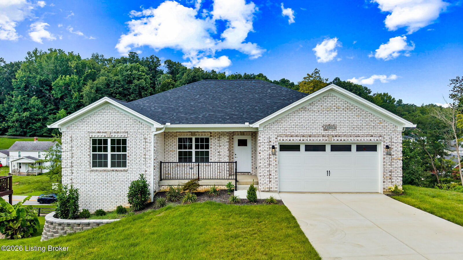 Property Photo: 4406 Stone Wynde Dr KY 40272