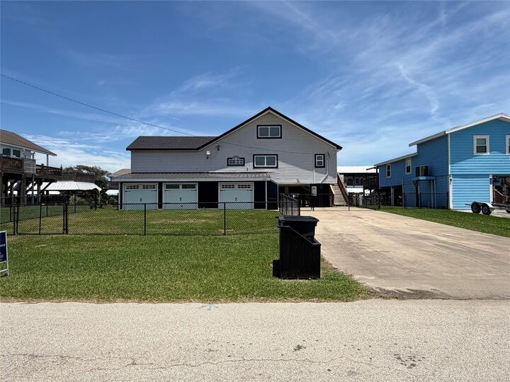 Property Photo:  1208 Boyt Road  TX 77650 