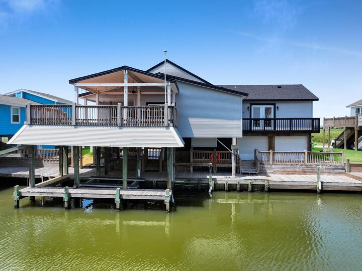 Property Photo: 1208 Boyt Road TX 77650