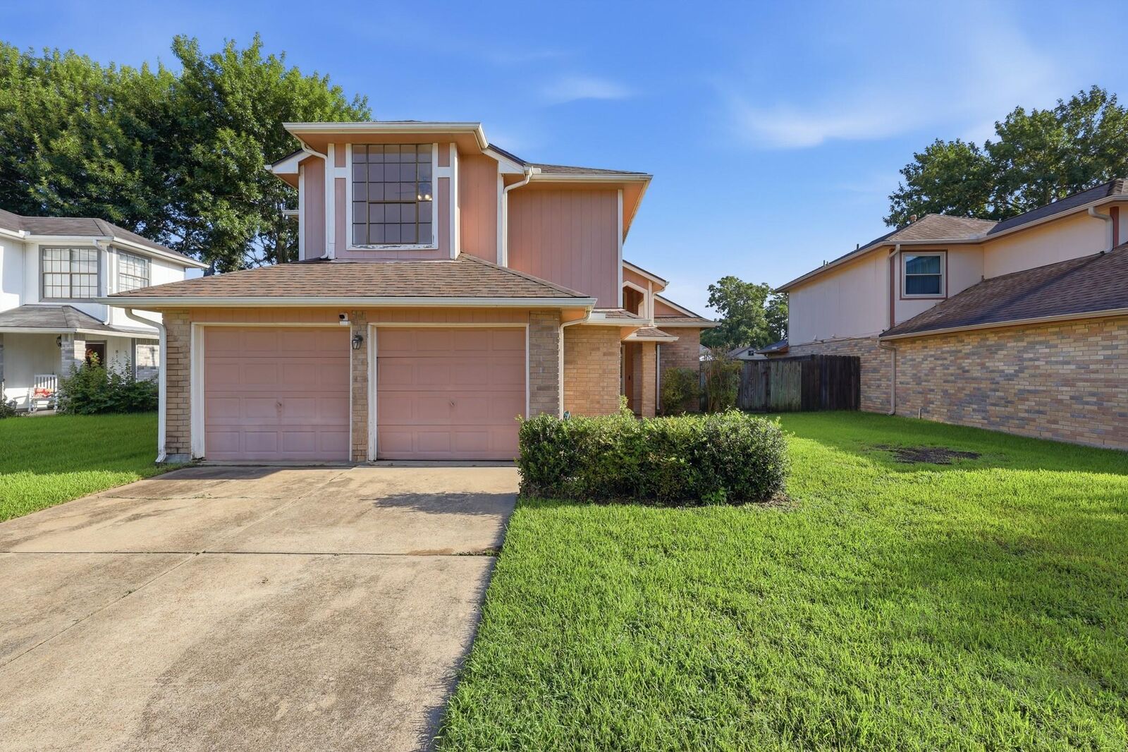Property Photo:  810 Derby Lane  TX 77489 