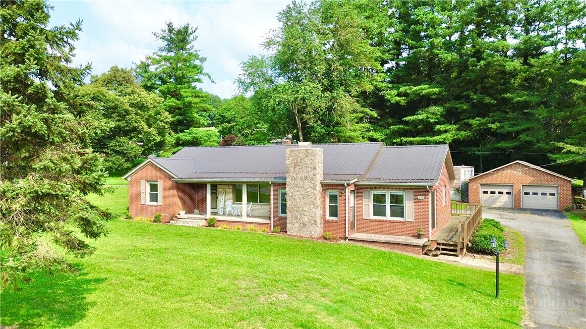 Property Photo:  292 Buck Mountain Road  NC 28694 