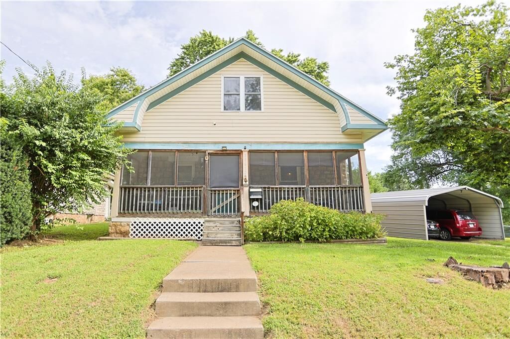 Property Photo: 11612 Hackett Street MO 64054