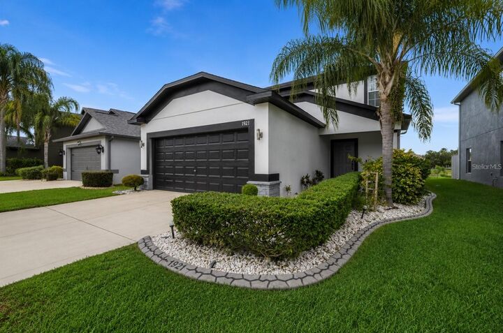 Property Photo: 1921 Hawks View Drive FL 33570