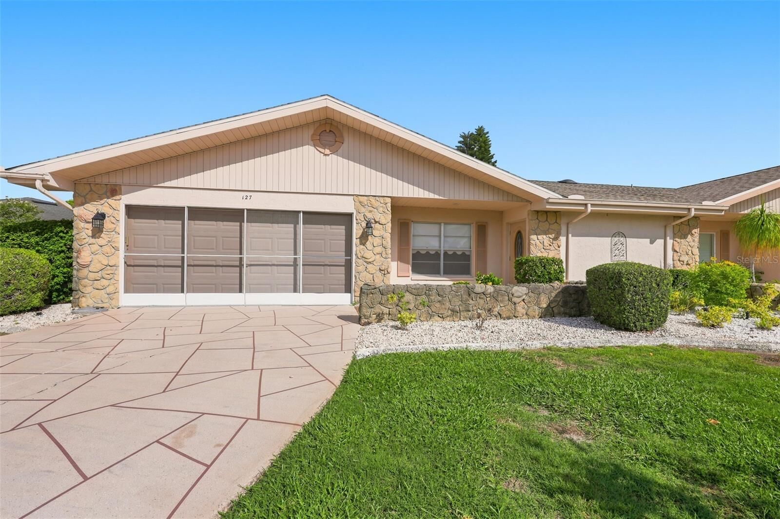 Property Photo:  127 Wintersong Lane  FL 33573 