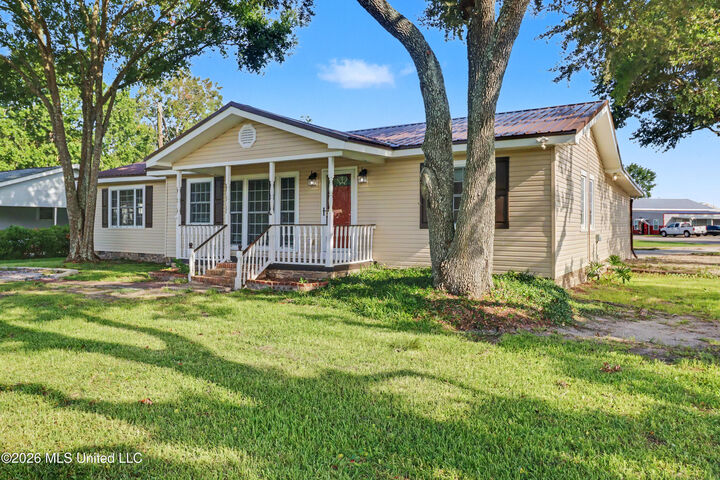 Property Photo:  317 42nd Street  MS 39507 