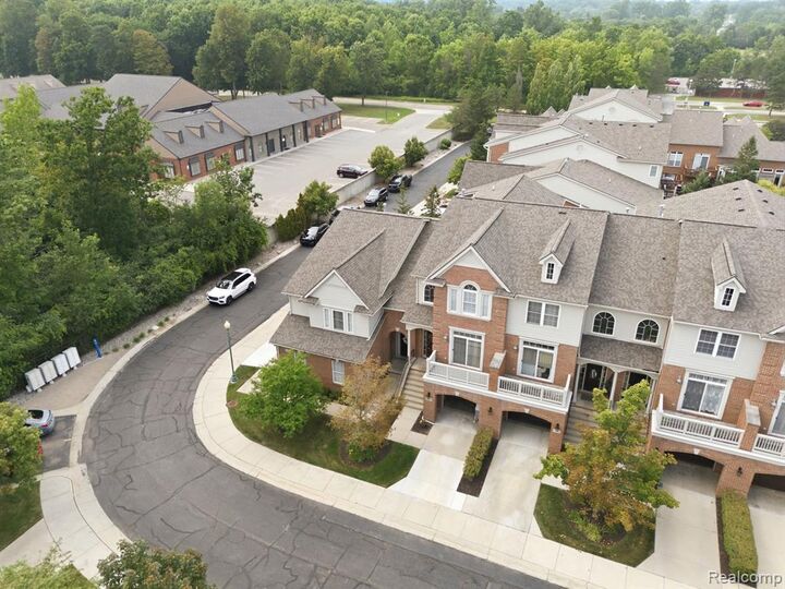 Property Photo: 37576 Newburgh Park Circle MI 48152