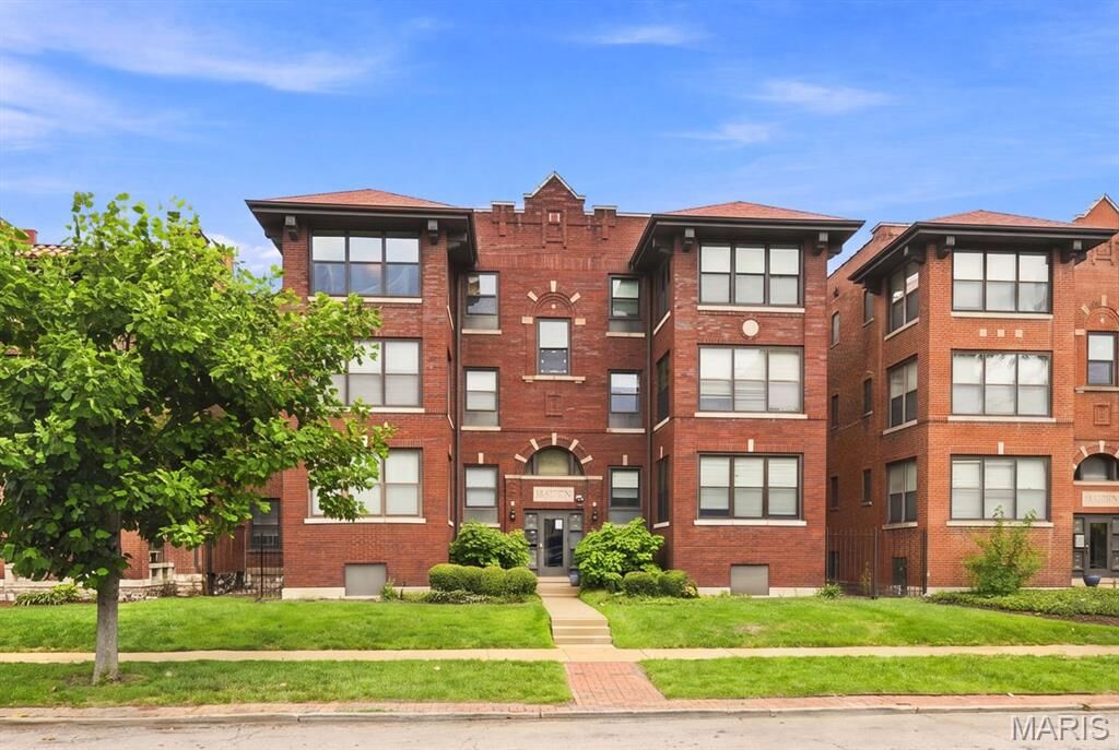 Property Photo:  5625 Pershing Avenue 11  MO 63112 