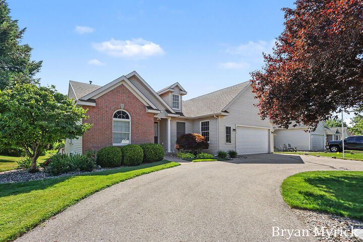 Property Photo: 3042 Roberts Way MI 49424