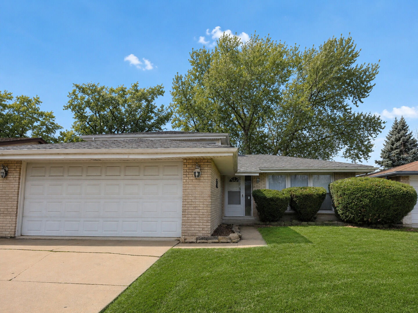Property Photo:  15340 Harper Avenue  IL 60419 