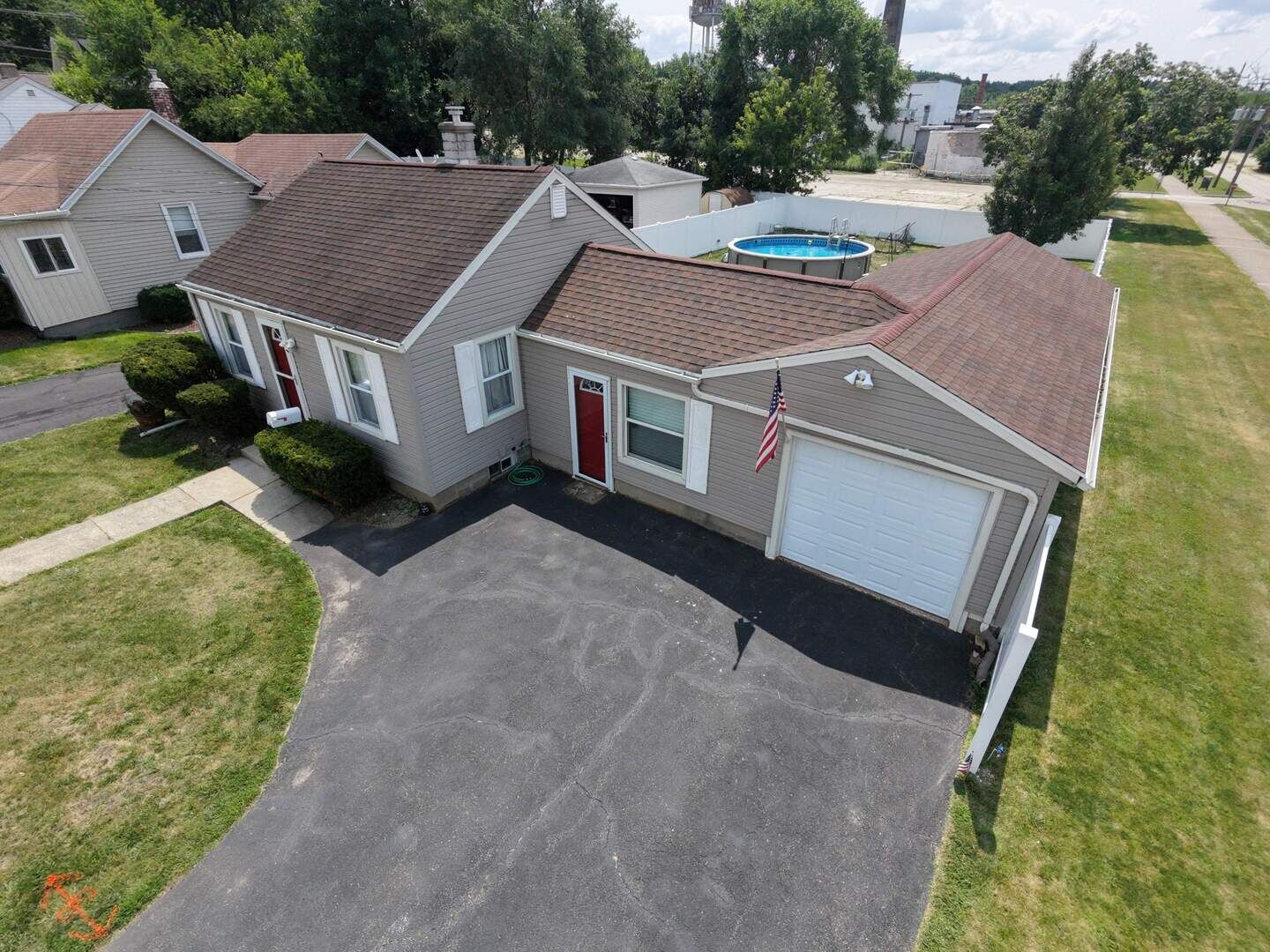 Property Photo:  304 Johnson Street  IL 60118 