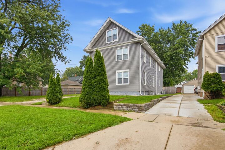 Property Photo:  629 N Root Street  IL 60505 