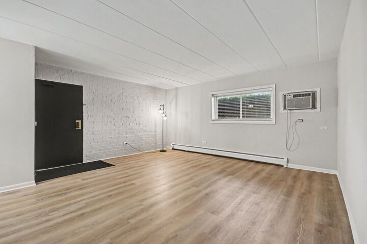 Property Photo: 108 E Bailey Road B IL 60565