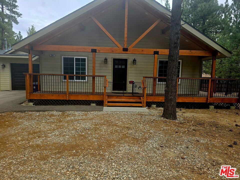 Property Photo:  2049 Mahogany Lane  CA 92314 