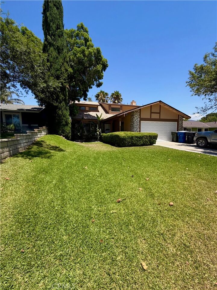 Property Photo: 2404 Hyatt CA 92407