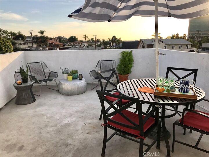 Property Photo:  423 1/2 Westminster Avenue B  CA 92663 