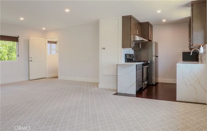 Property Photo:  423 1/2 Westminster Avenue B  CA 92663 