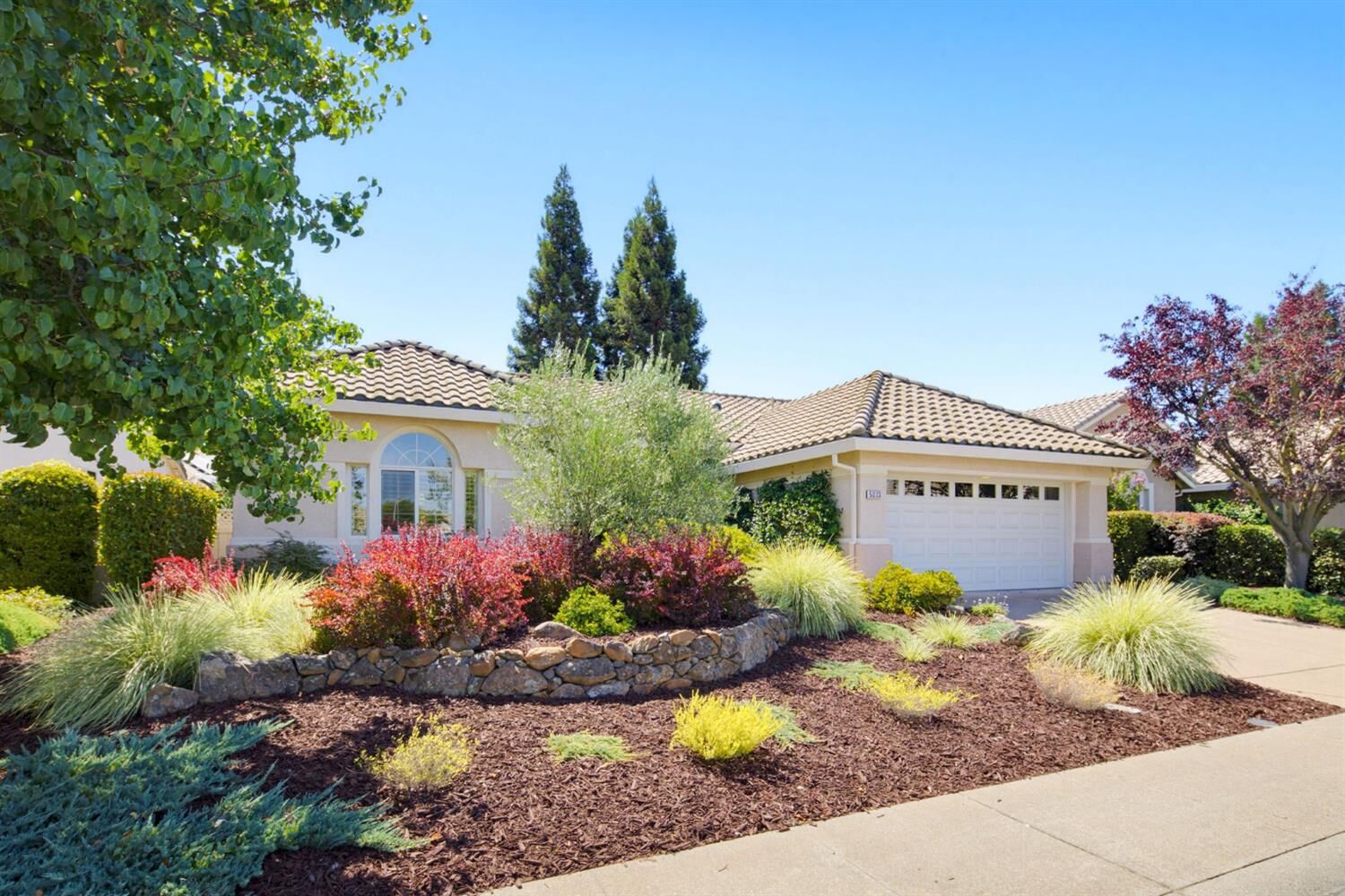 Property Photo: 5033 Dreamgarden Loop CA 95747