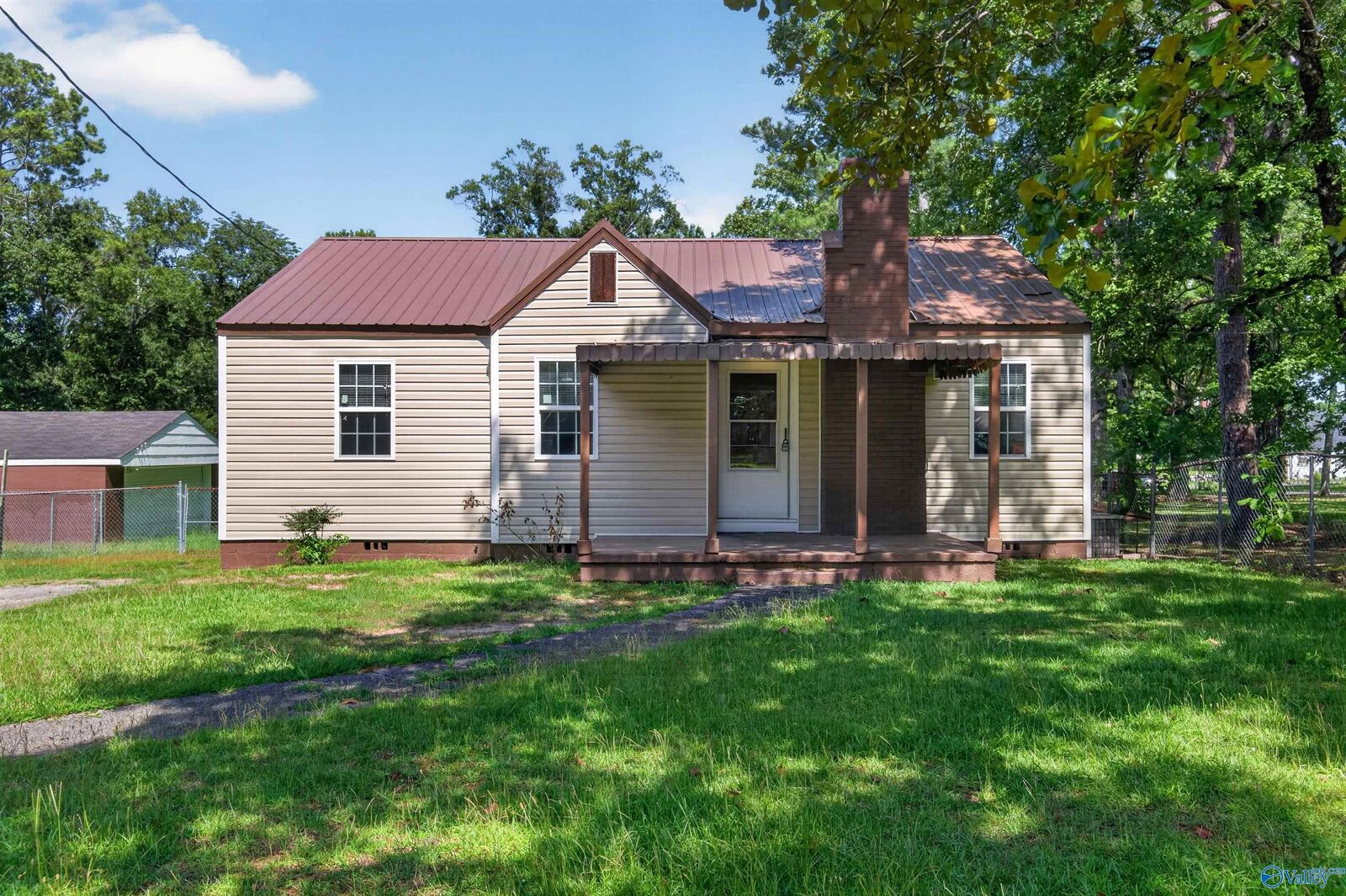 Property Photo: 216 Nunnally Avenue AL 35903