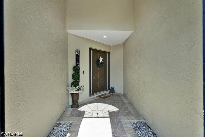 Property Photo:  453 Countryside Drive  FL 34104 