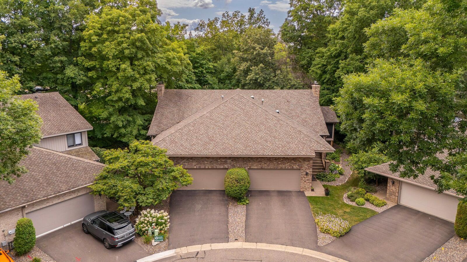 Property Photo:  1106 Hollybrook Road  MN 55391 