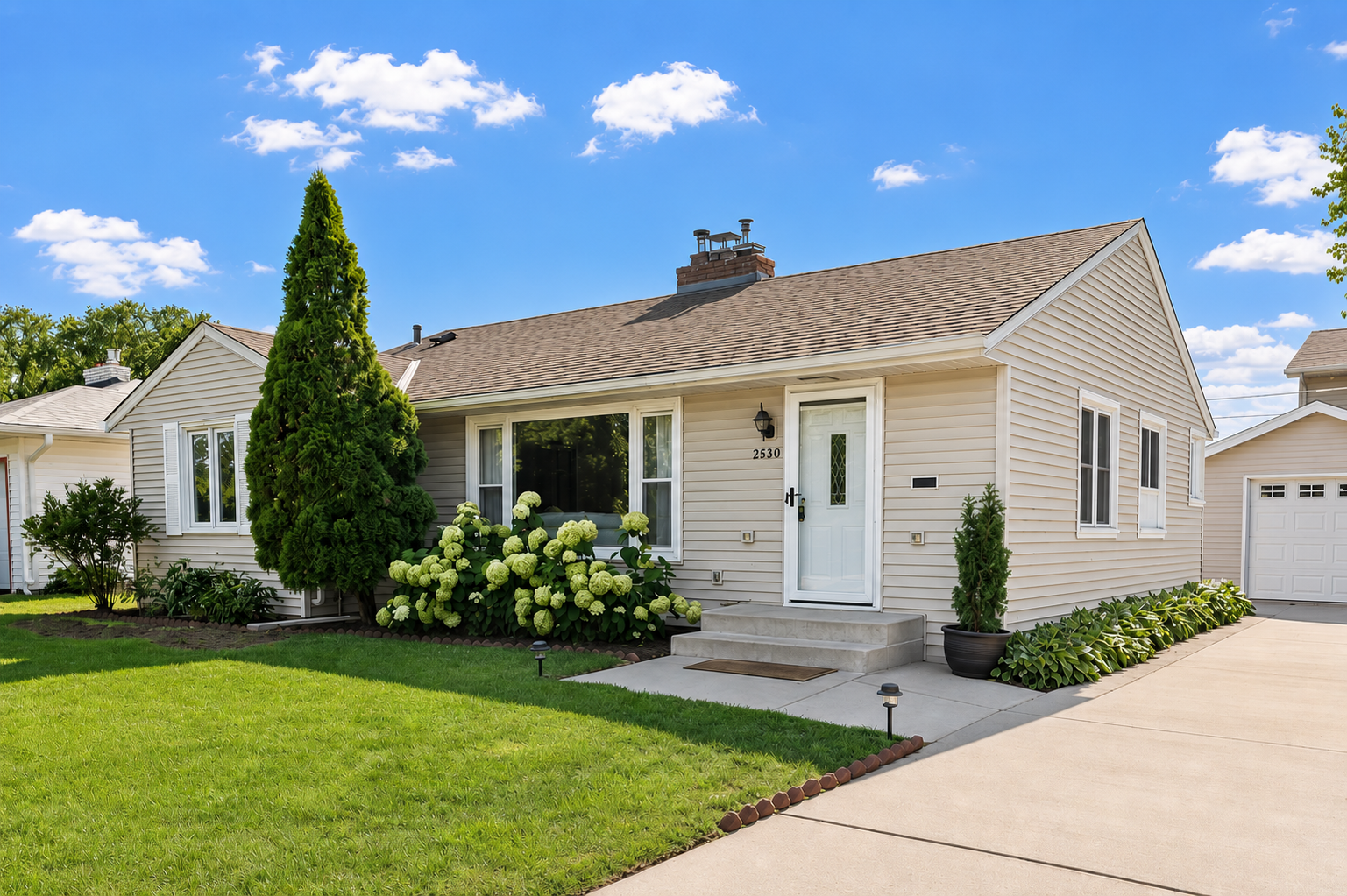 Property Photo:  2530 Aquila Avenue S  MN 55426 