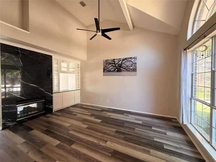 Property Photo: 342 Arbor Court TX 76039