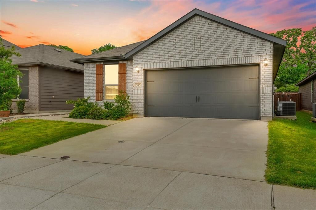 Property Photo:  585 Concho Street  TX 76227 