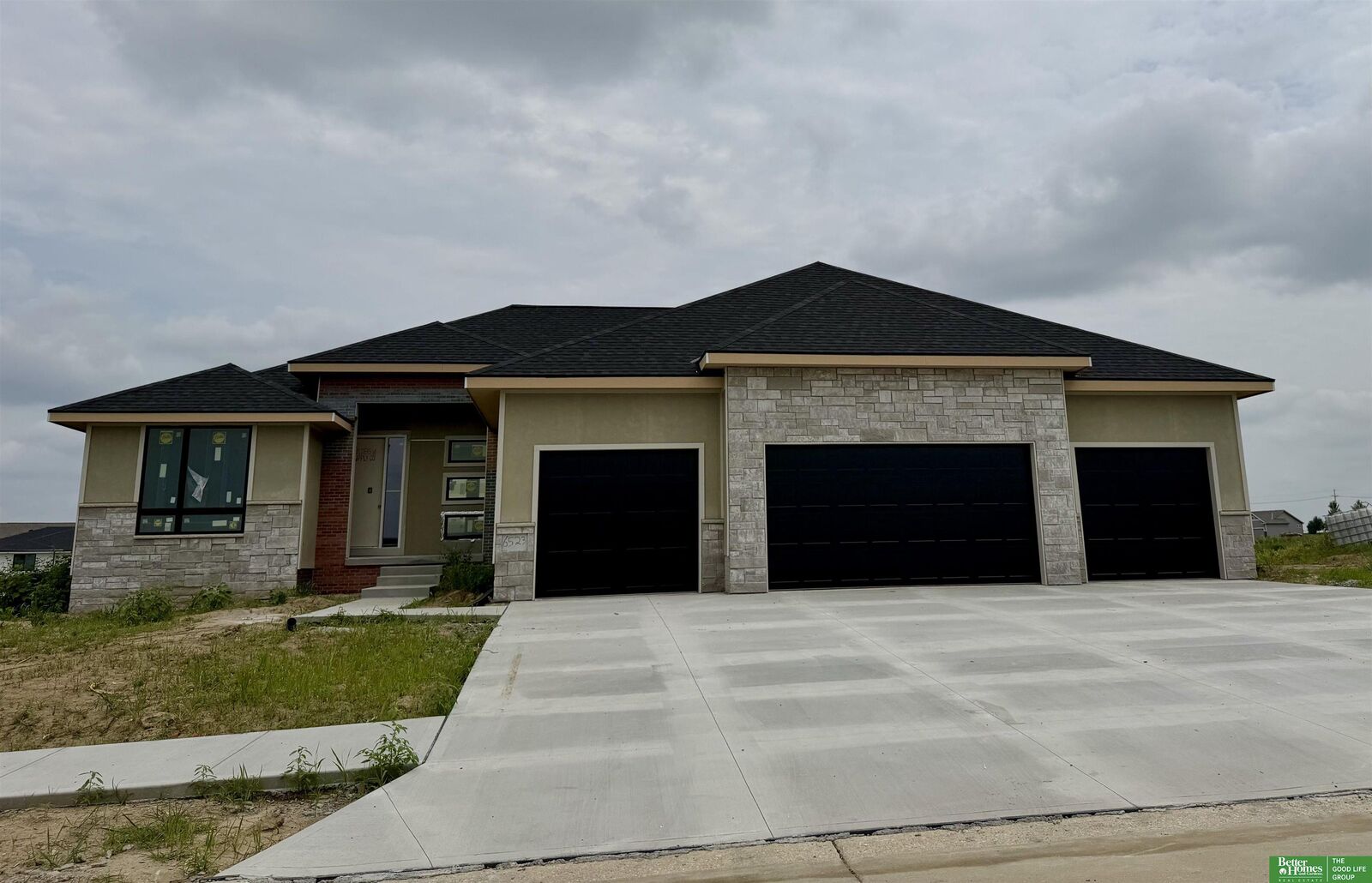Property Photo:  6523 S 214th Street  NE 68022 