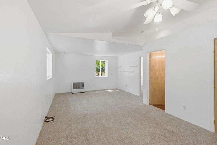 Property Photo: 560 Schumacher Street OR 97523