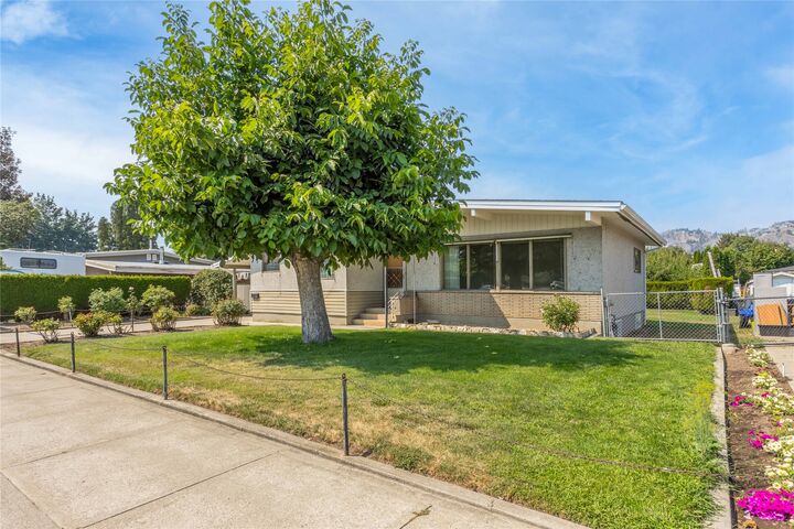 Property Photo: 1206 Lawson Avenue BC V1Y 6T9