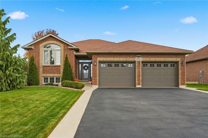 63 Coulas Crescent — photo 1