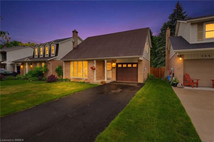 Property Photo:  391 Knightsbridge Crescent  ON L9G 3S4 