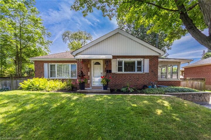 Property Photo:  386 Patricia Drive  ON L7T 1K2 
