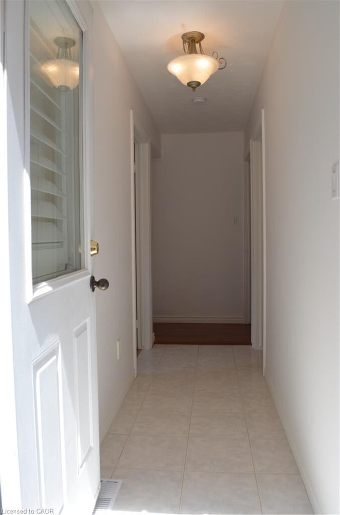 Property Photo:  275 Locheed Drive Lower  ON L8T 5A4 