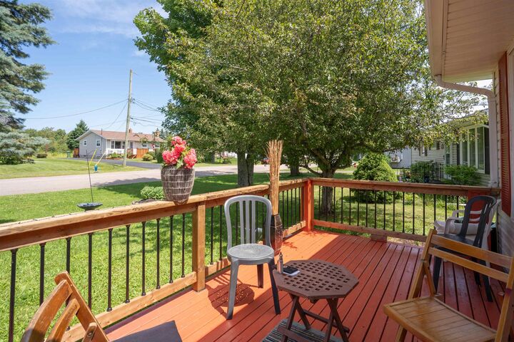 Property Photo:  182 Parkwood Crescent  PE C1A 7A7 