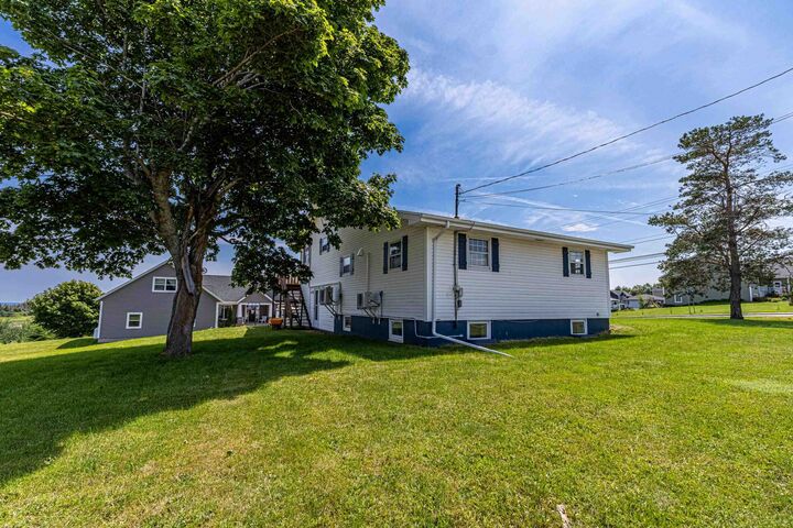 Property Photo: 324 Kinlock Road PE C1B 2M6