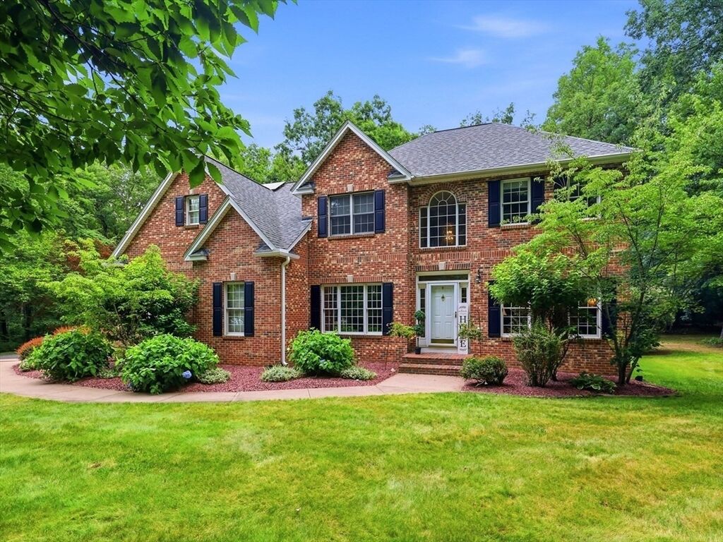 Property Photo:  8 Wintergreen Cir  MA 01077 