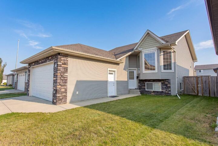Property Photo:  64 Camille Gate  AB T4M 0B9 