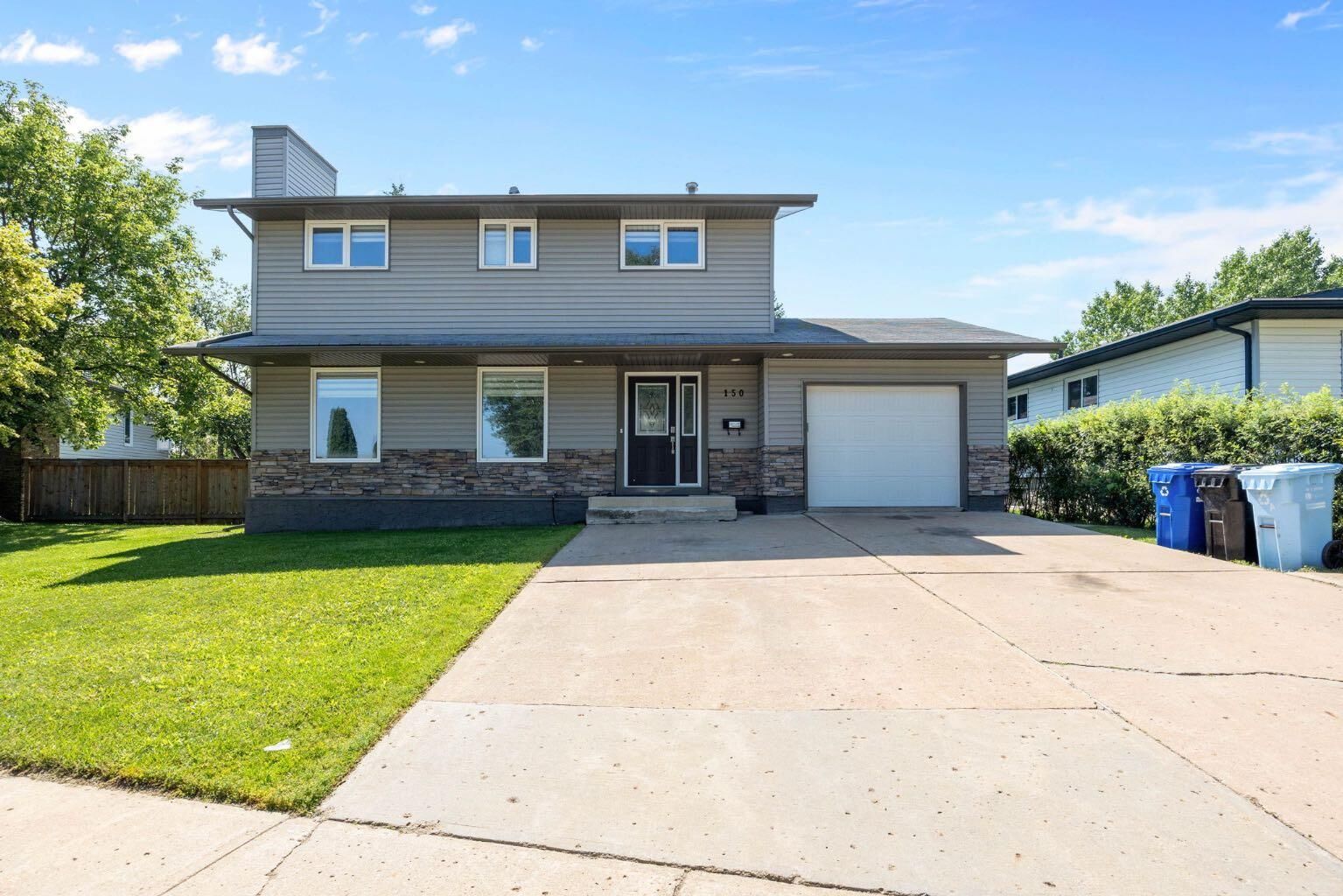 Property Photo:  150 Highland Close  AB T9H 3T5 