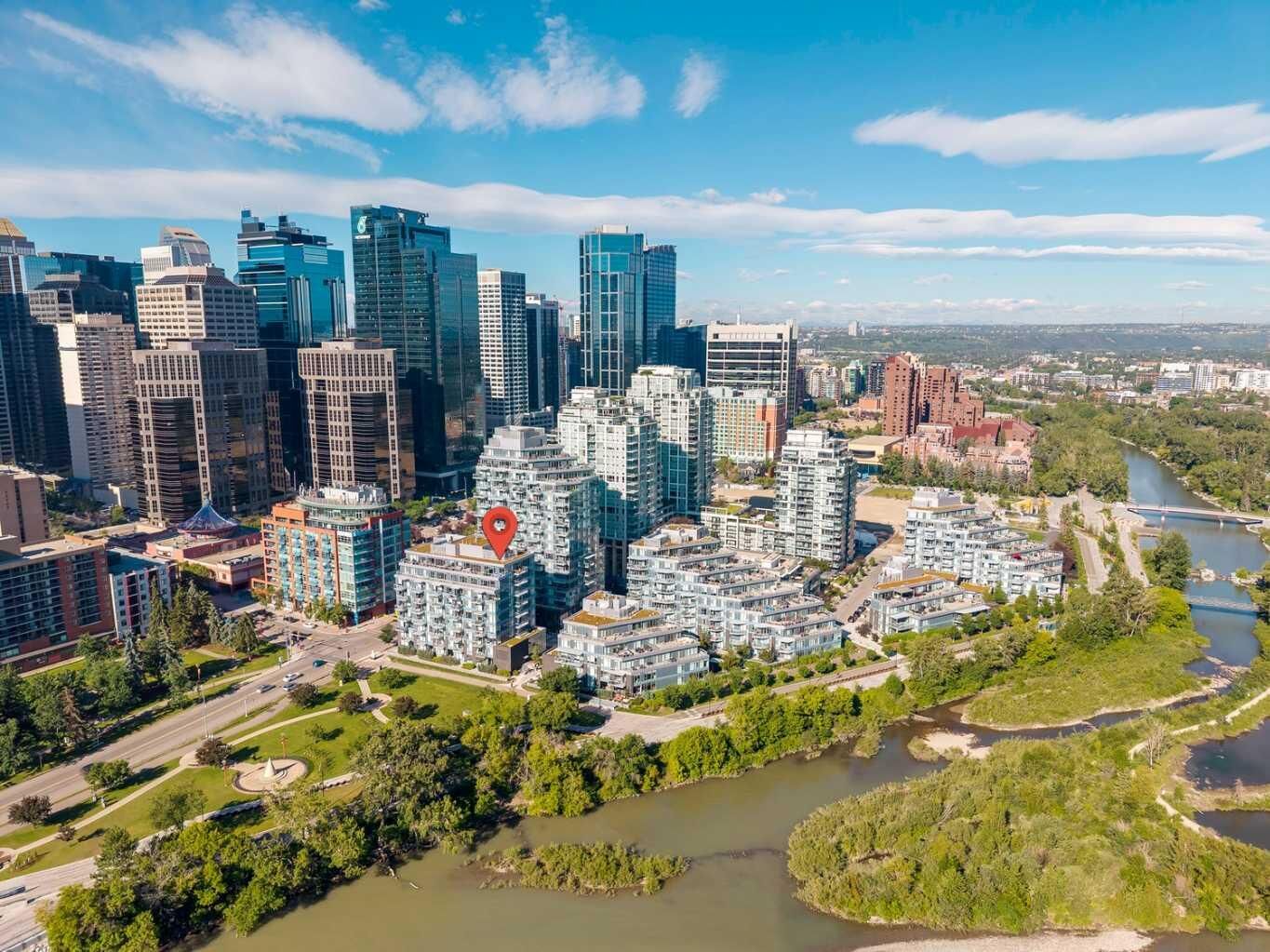 Property Photo:  118 Waterfront Court SW 901  AB T2P 1K8 