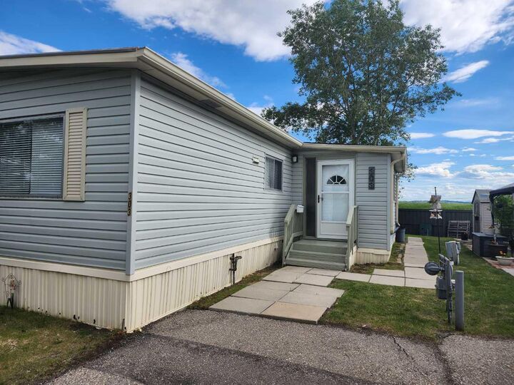 Property Photo:  99 Arbour Lake Road NW 303  AB T3G 4E4 