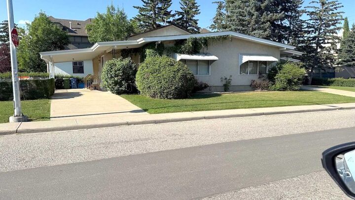 Property Photo: 3014, 3016 25 Avenue SW AB T2E 0K4
