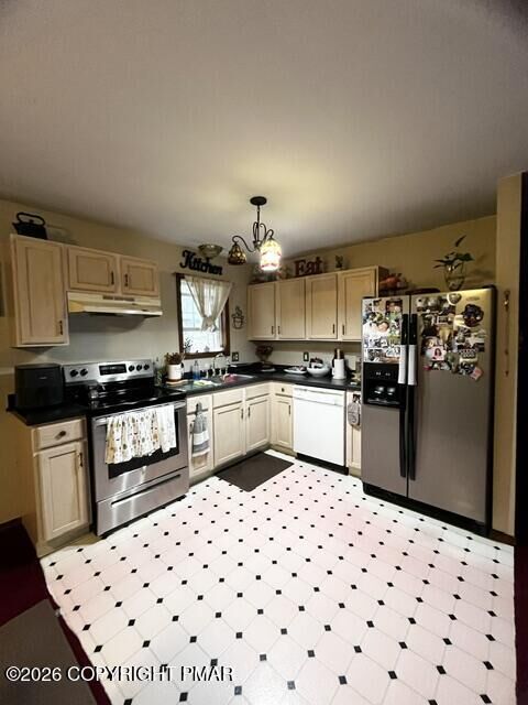 Property Photo: 2444 Winding Way PA 18466