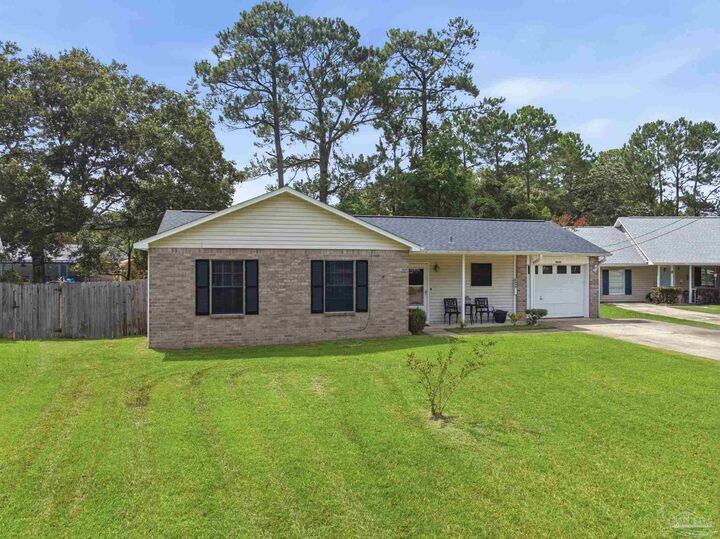 Property Photo:  8649 Blue Jay Way  FL 32534 