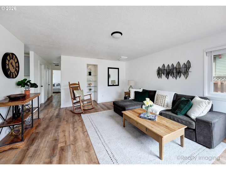 Property Photo: 5714 NE Ainsworth St OR 97218