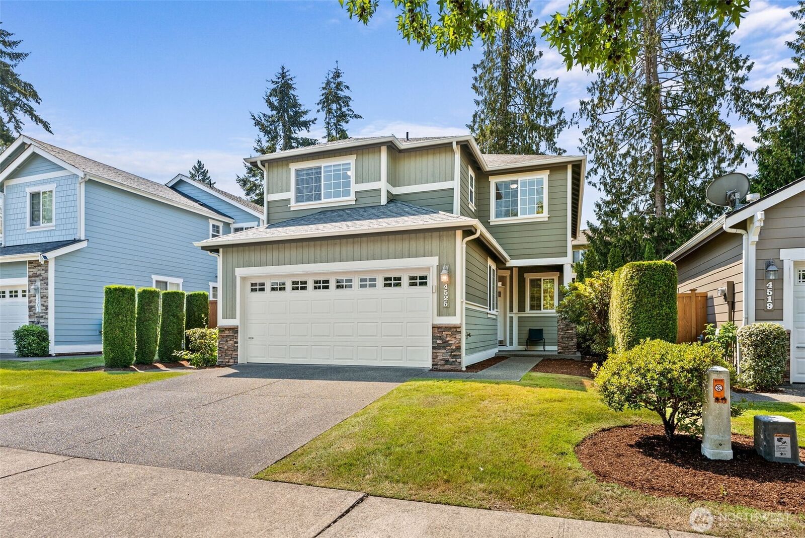 Property Photo:  4525  Helena Avenue SE  WA 98503 