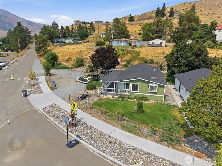 Property Photo: 634 Warren Avenue W WA 98846