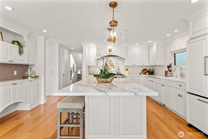 Property Photo:  1418  Market Street  WA 98033 
