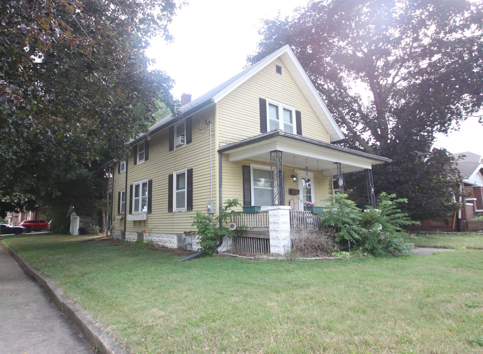 Property Photo: 1304 Montague Street IL 61102